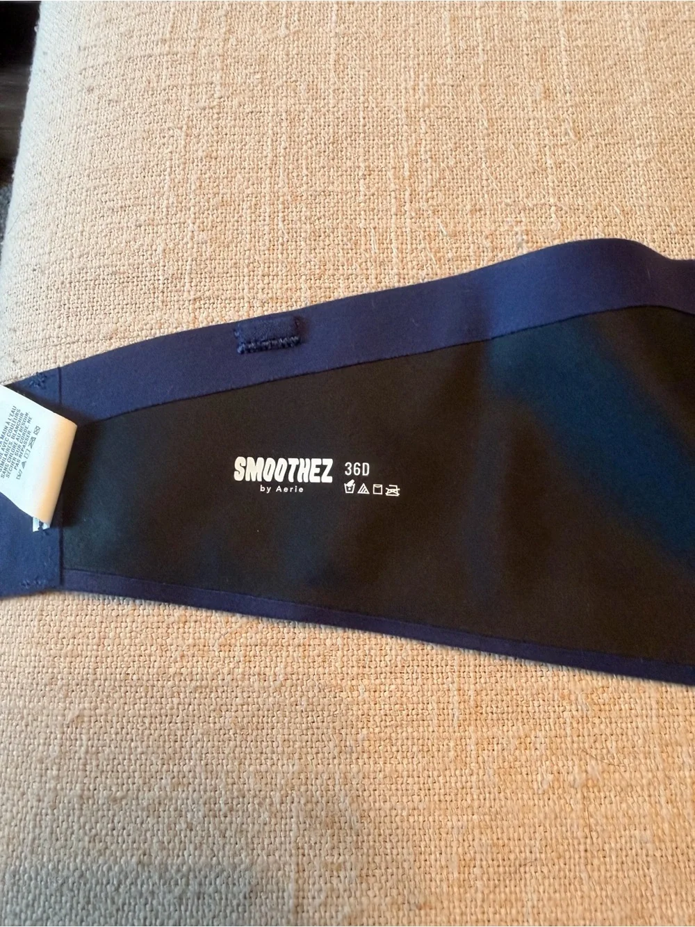 aerie SmoothEZ Bandeau in Navy and Black